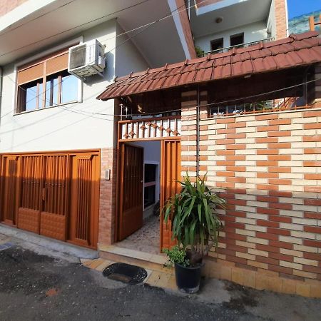 Villa 53 Tirana Esterno foto