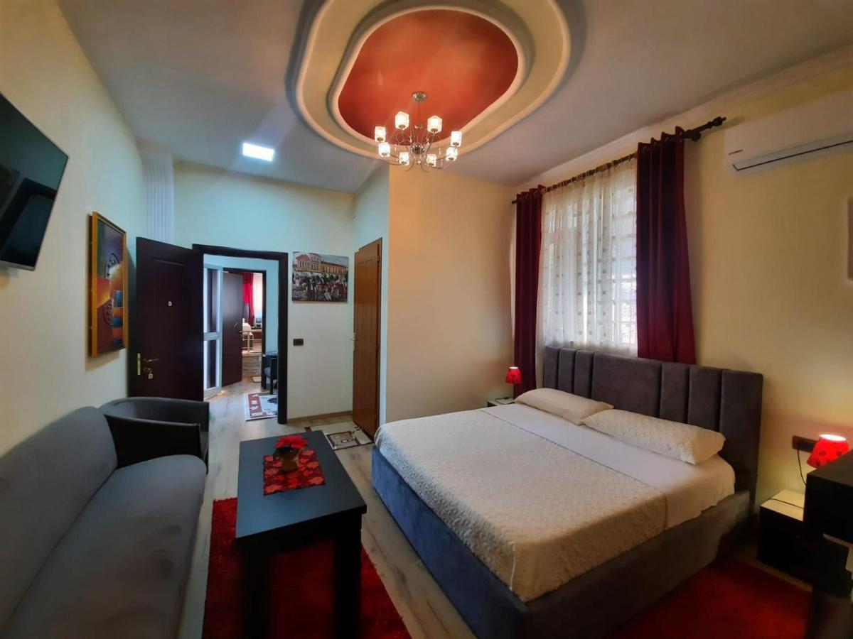 Villa 53 Tirana Esterno foto